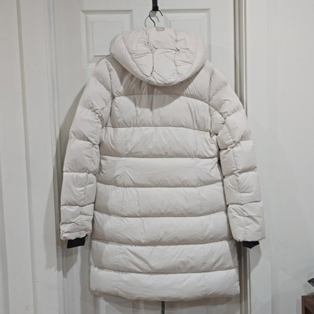 Aritzia The Super Puff™ The SuperSnug Puff™ Mid Jacket - Picture 6 of 11